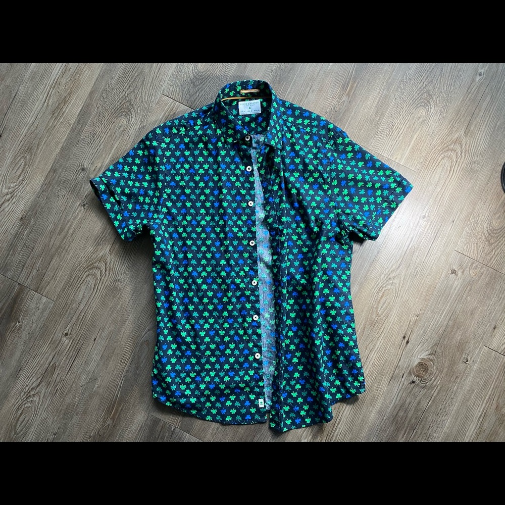 Short Sleeve Button-Up Shirt (Four Leaf Clovers)